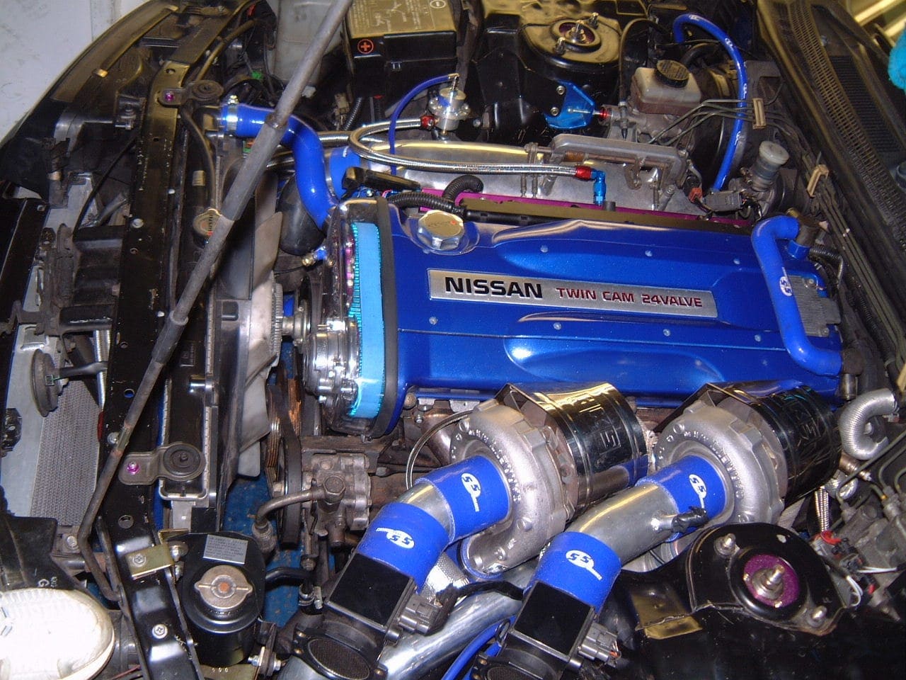 Nissan R33 GTR — HKS Top Mount Turbo Kit · 570hp — photo 2